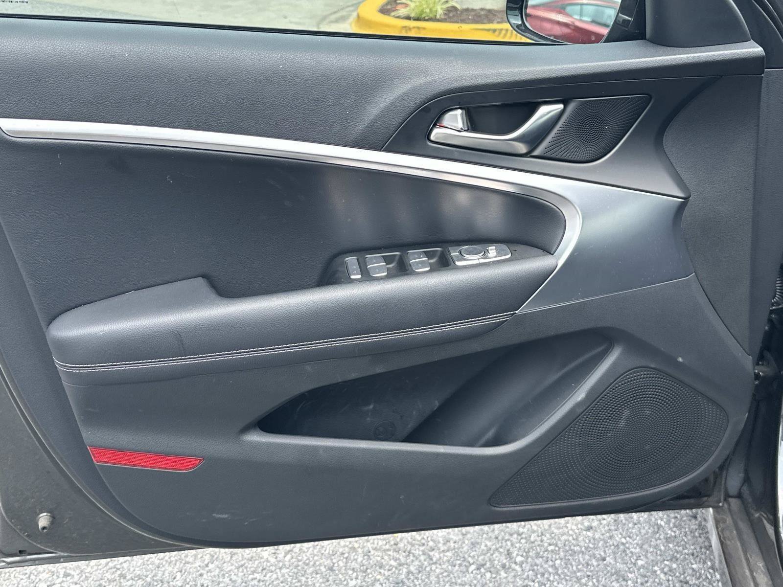 Used 2026 Genesis G70 2.5T RWD image 28