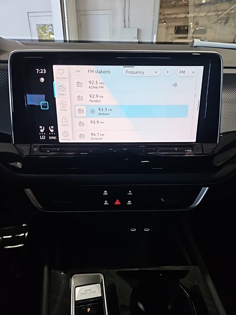 New 2026 Volkswagen Atlas Cross Sport SEL Premium R-Line image 31