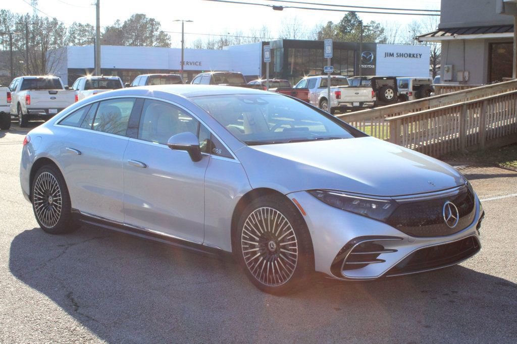 Used 2022 Mercedes-Benz EQS 450+ Sedan image 40
