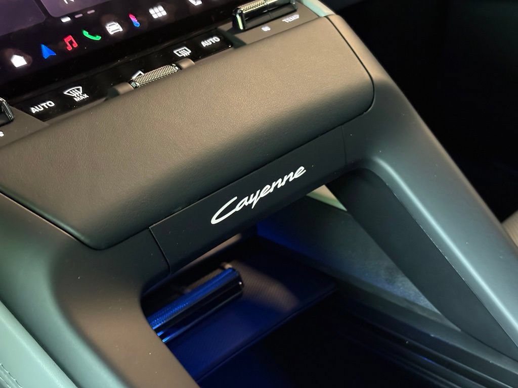 New 2026 Porsche Cayenne Electric AWD/4WD image 31