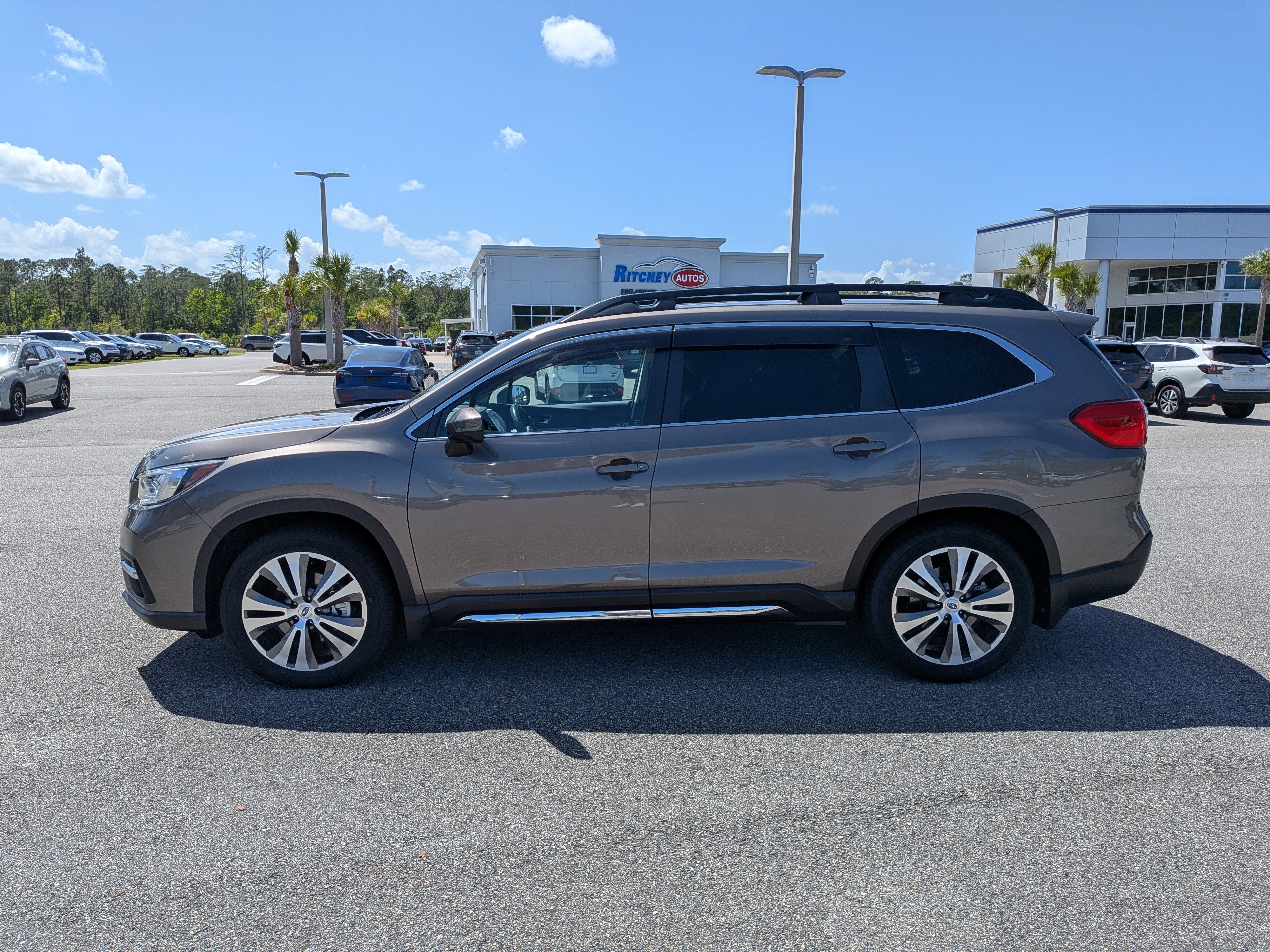Certified 2022 Subaru Ascent Limited w/ Technology Package image 7