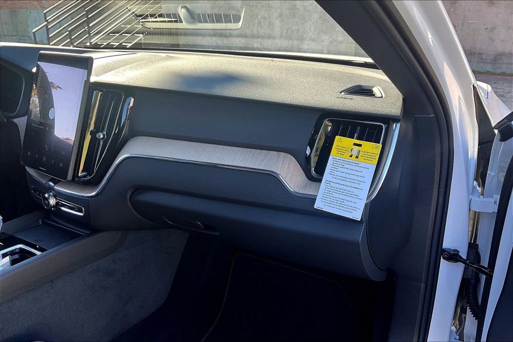New 2026 Volvo XC60 B5 Plus w/ Protection Package Premier AWD/4WD image 18