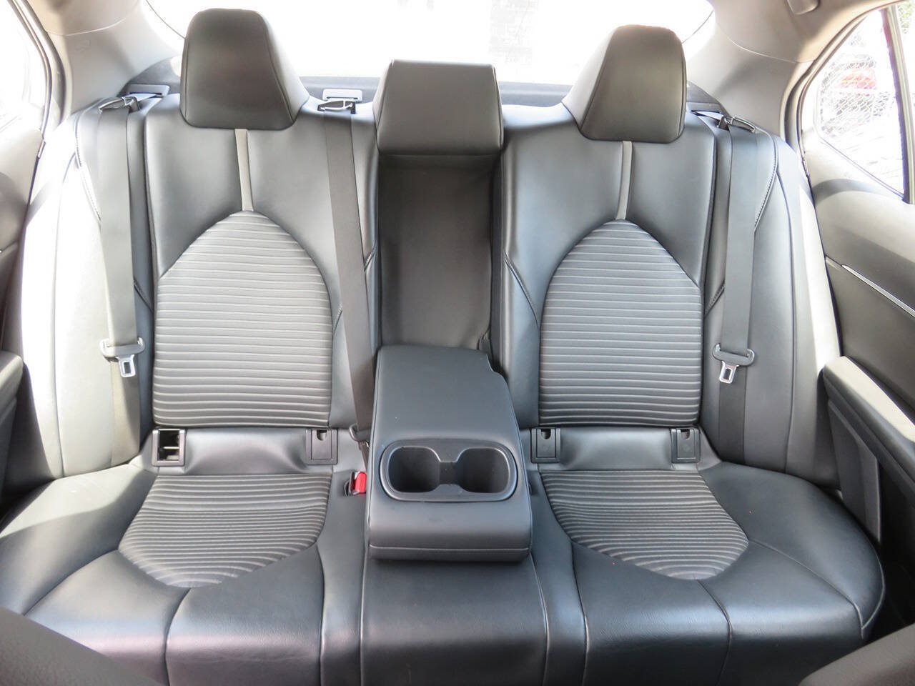 Used 2023 Toyota Camry SE w/ Cold Weather Package AWD/4WD image 21