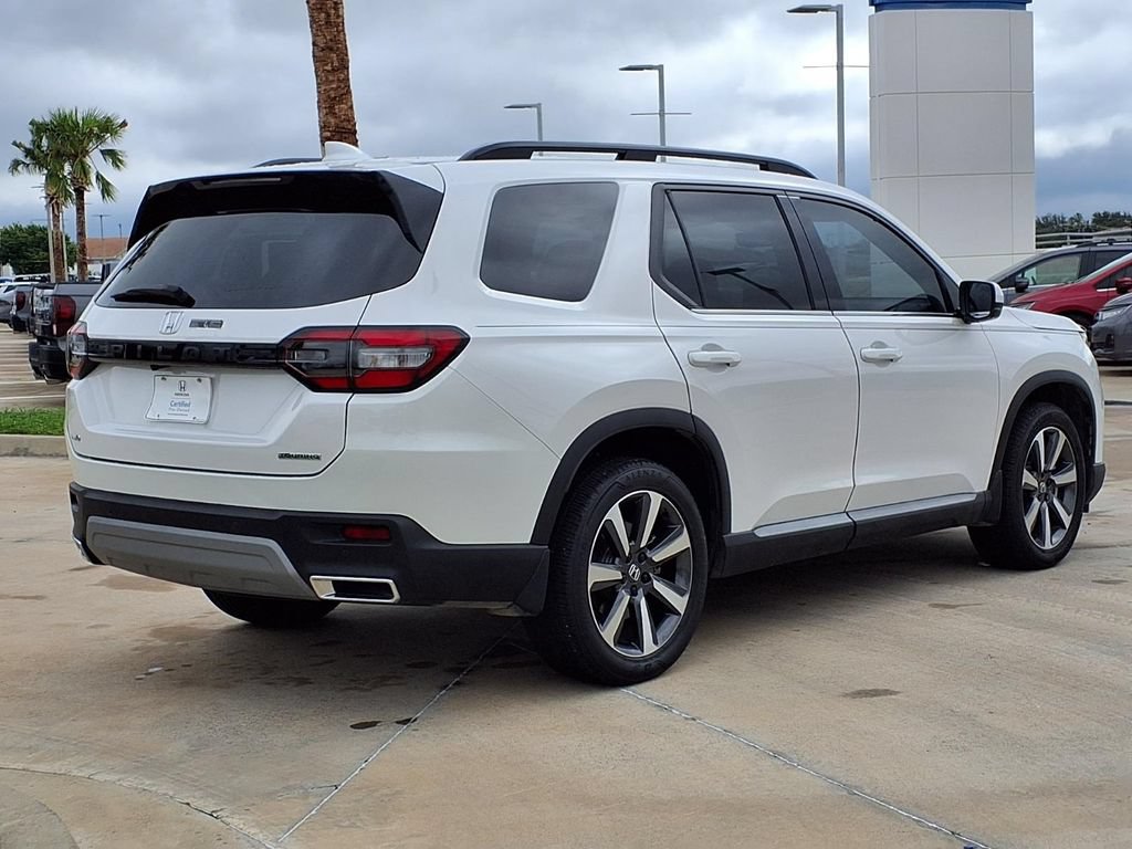 Certified 2024 Honda Pilot Touring image 7