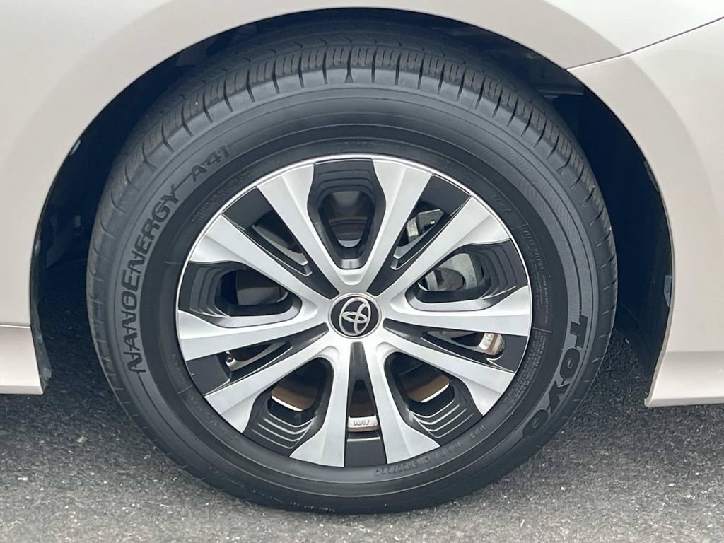 Used 2022 Toyota Prius Prime XLE FWD image 29