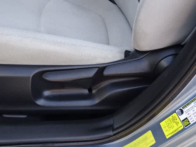Used 2021 Toyota Corolla LE FWD image 17