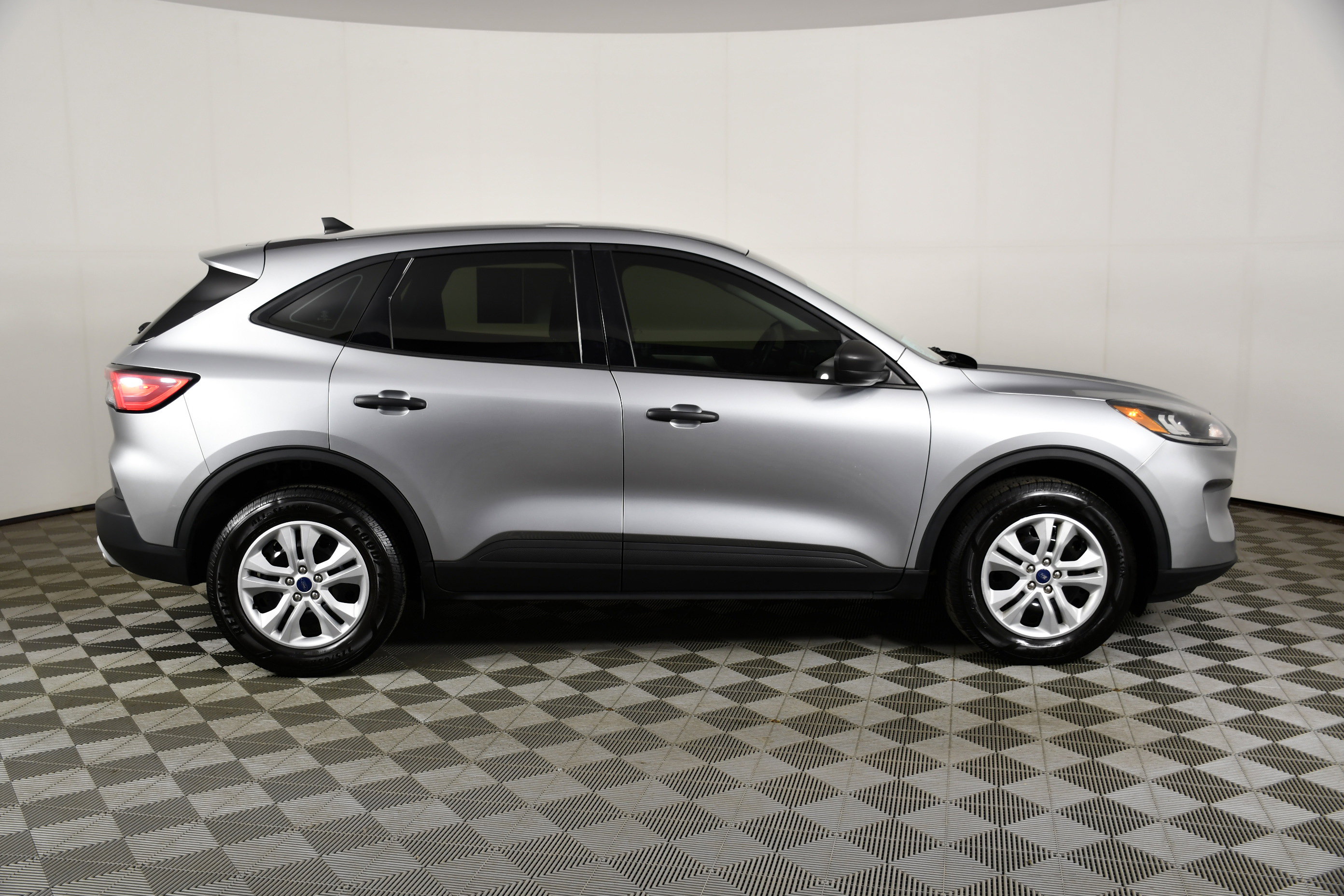 Used 2022 Ford Escape S AWD/4WD image 5