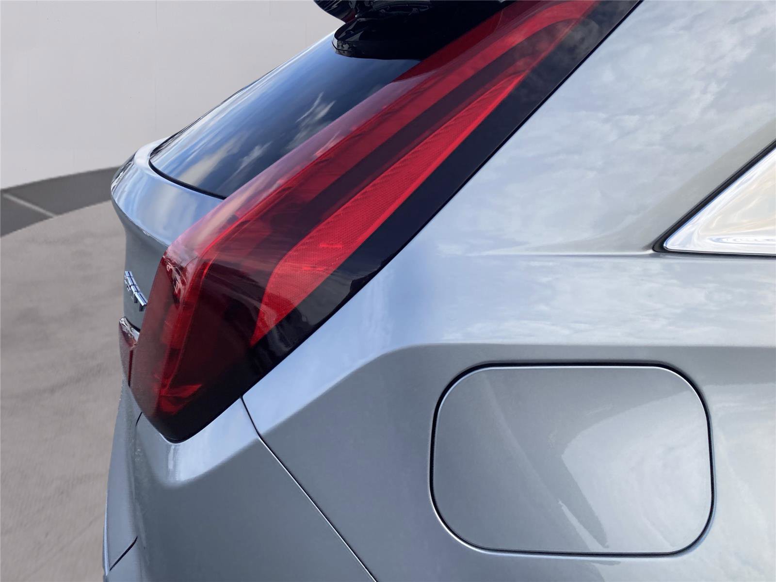 Used 2024 Cadillac XT4 Premium Luxury image 11