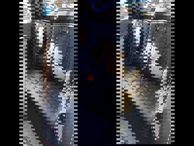 Used 2020 Ford Explorer XLT w/ Equipment Group 202A image 11