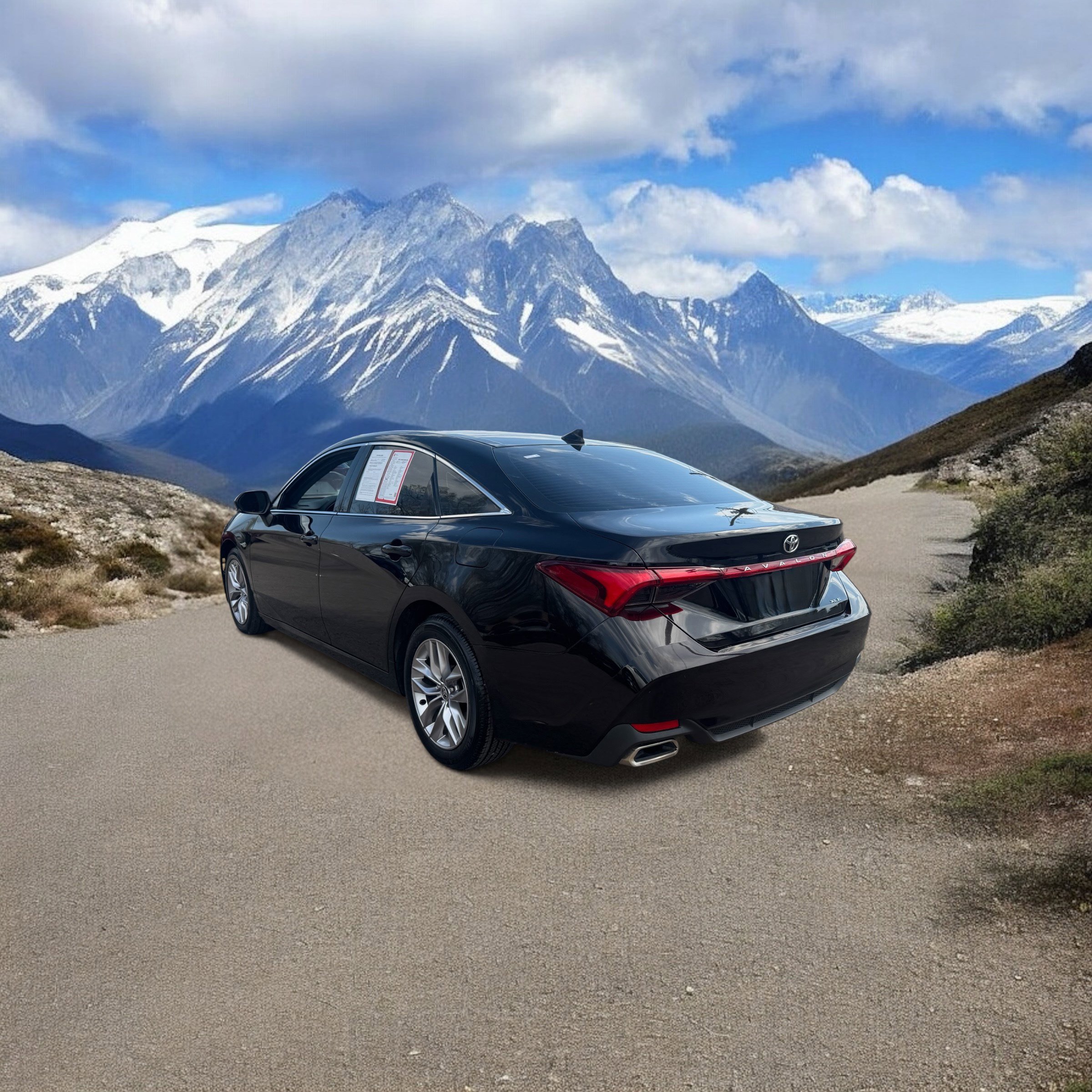 Certified 2021 Toyota Avalon XLE image 3