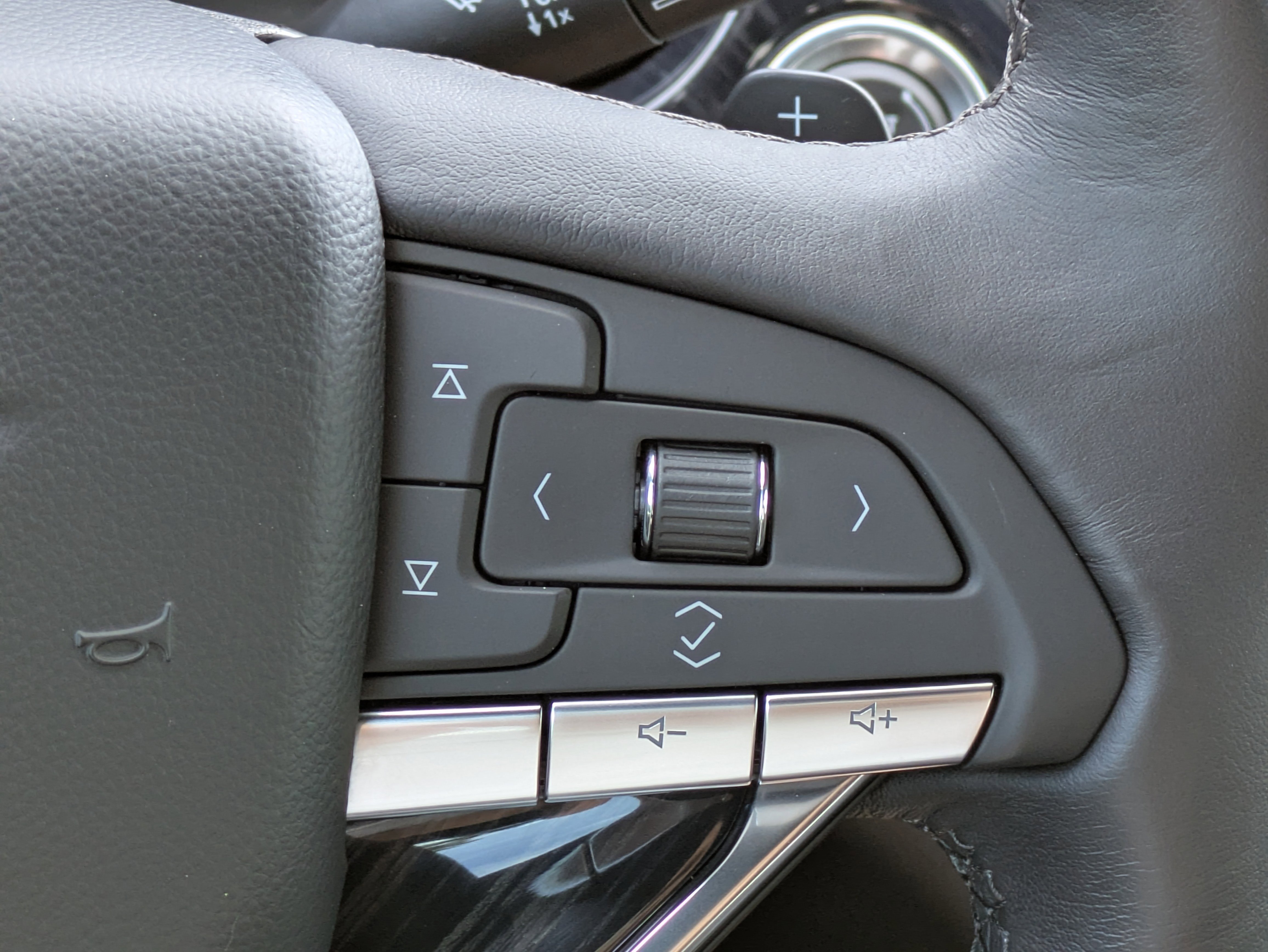 Certified 2024 Cadillac XT6 Premium Luxury image 24