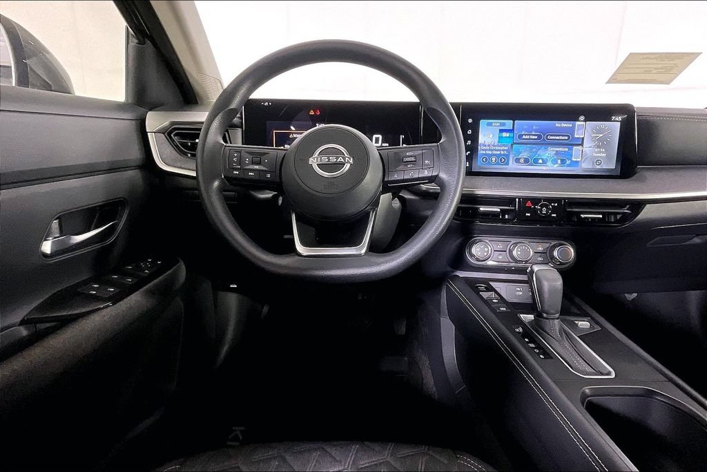 Certified 2025 Nissan Kicks SV AWD/4WD image 6