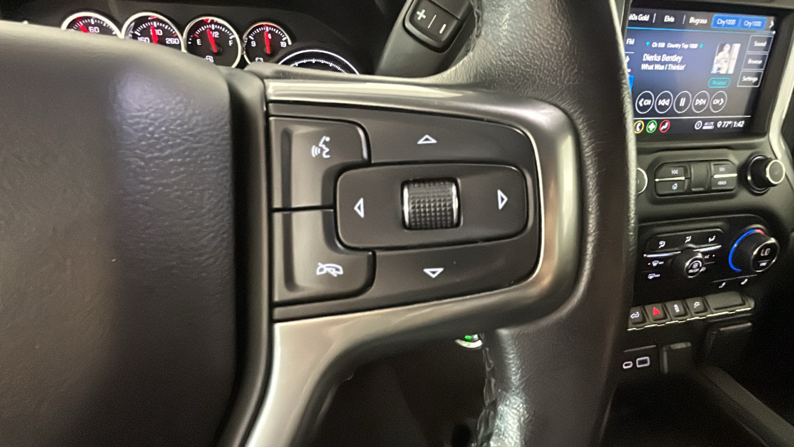 Used 2020 Chevrolet Silverado 1500 LT Trail Boss AWD/4WD image 20
