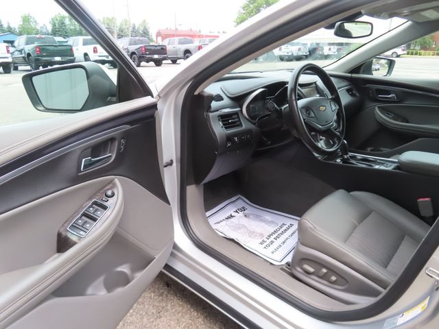 Used 2015 Chevrolet Impala LT w/ Convenience Package FWD image 15