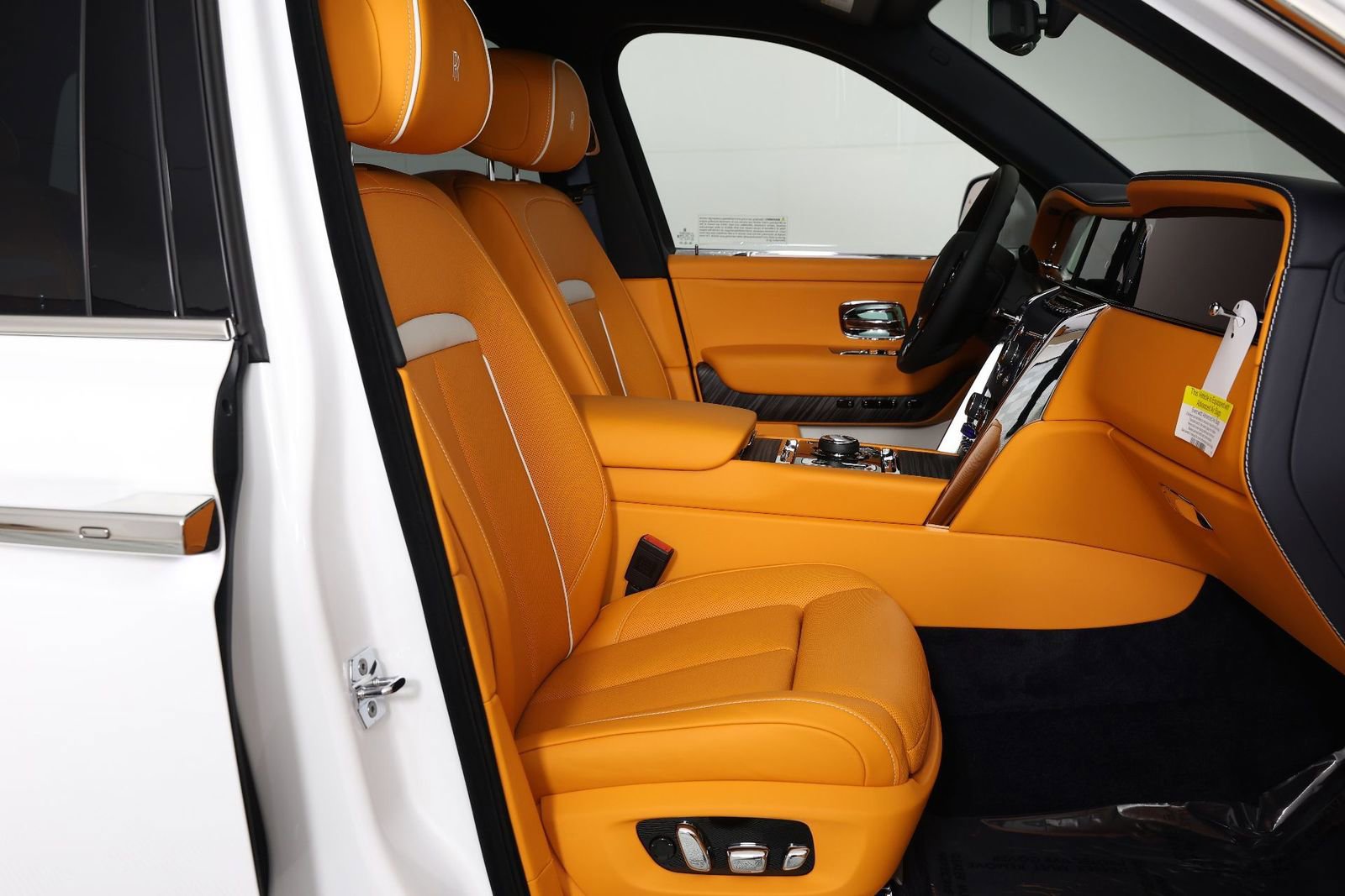New 2026 Rolls-Royce Cullinan AWD/4WD image 34