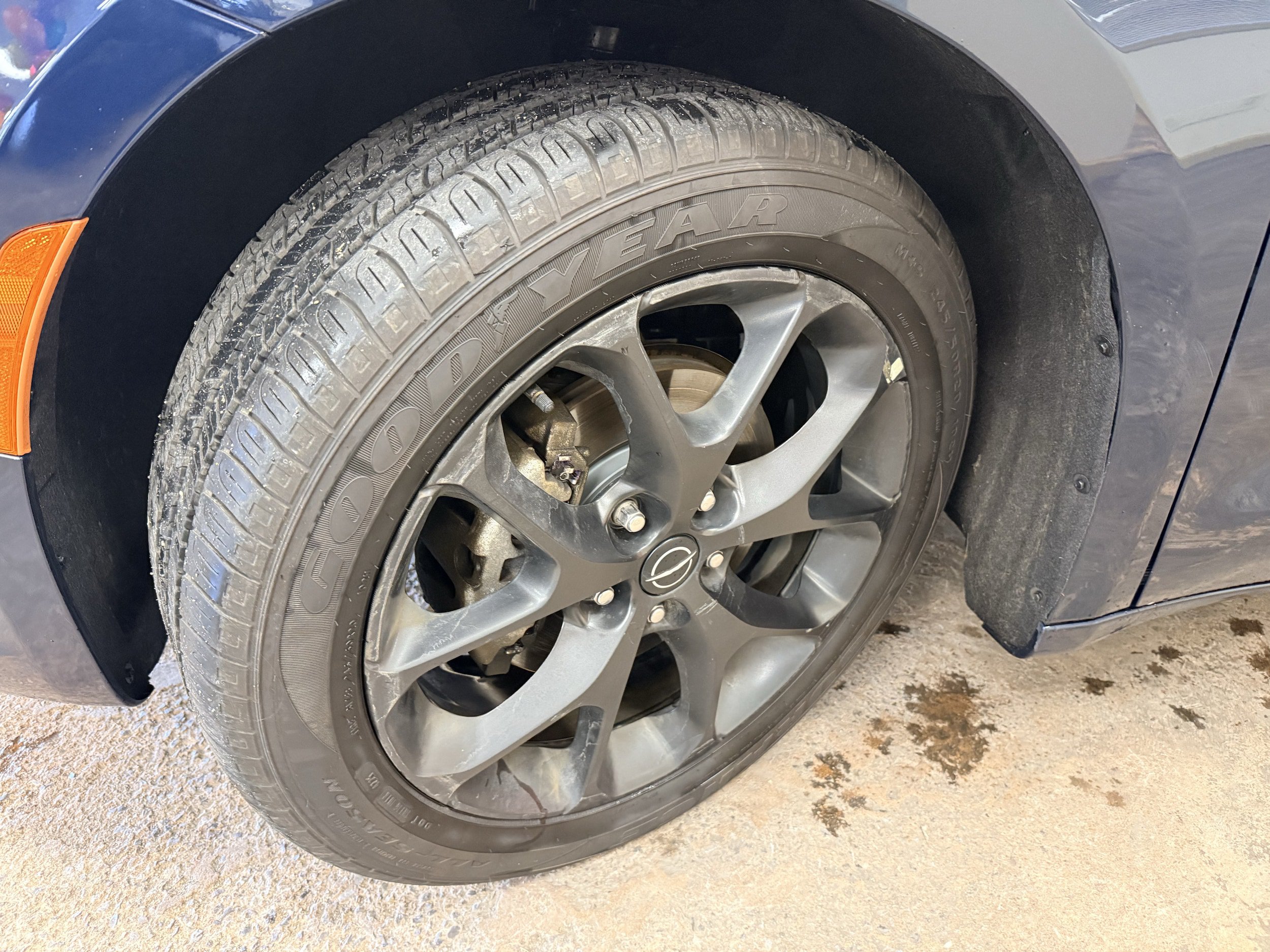 Used 2025 Chrysler Pacifica Limited FWD image 4