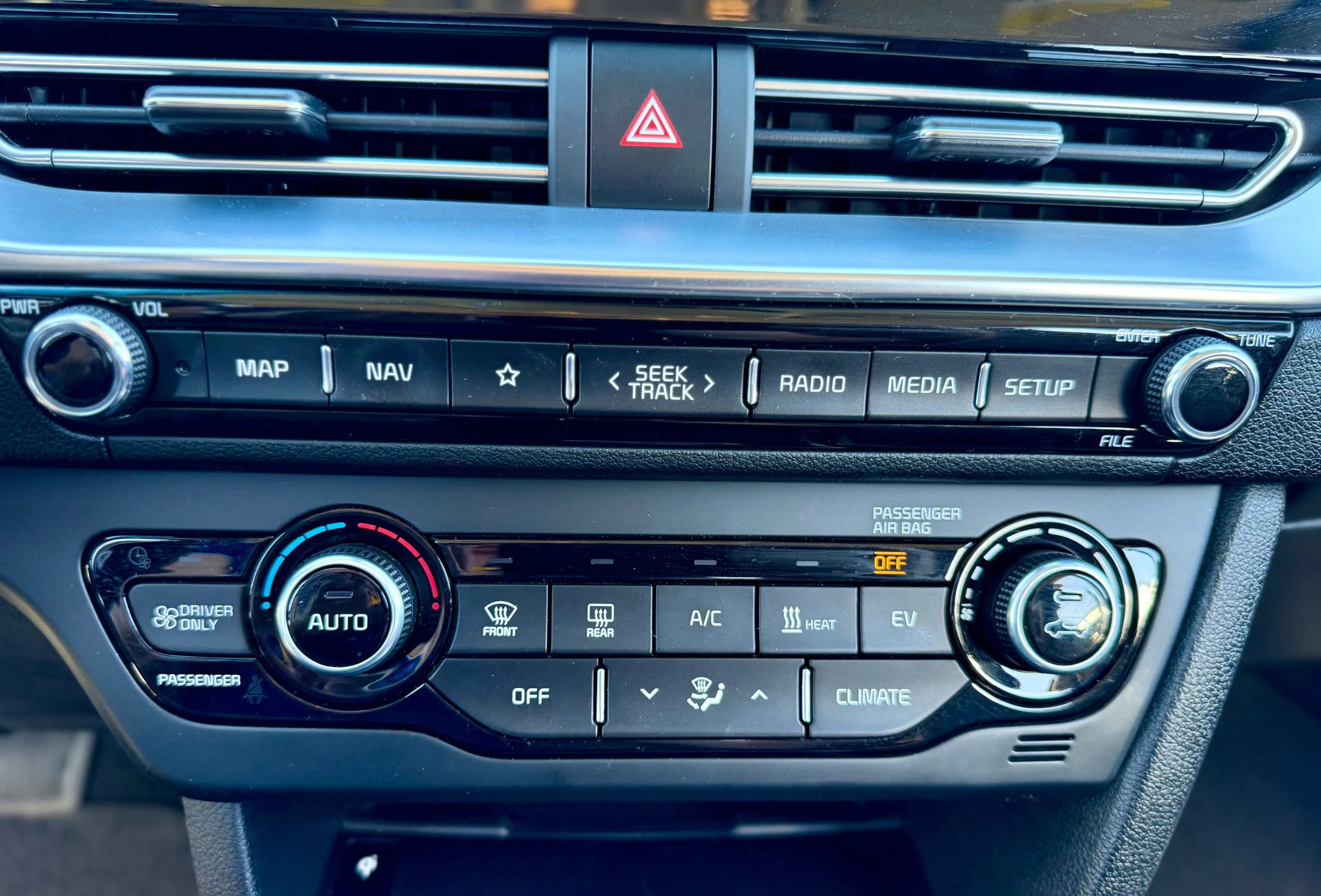 Used 2022 Kia Niro EX image 33