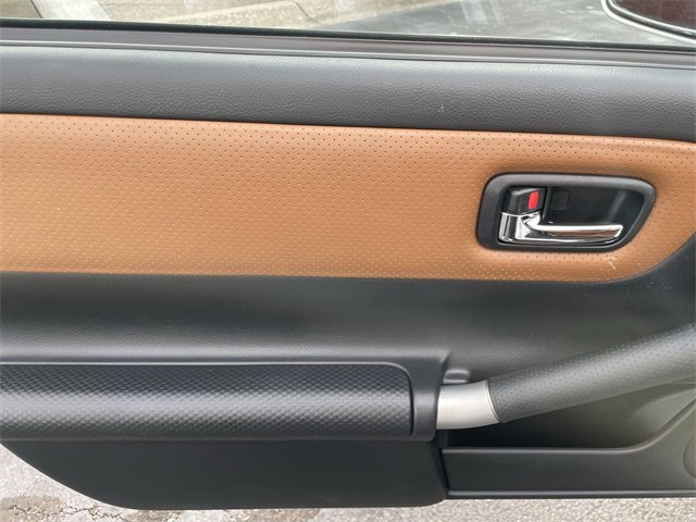 Used 2001 Toyota MR2 image 12