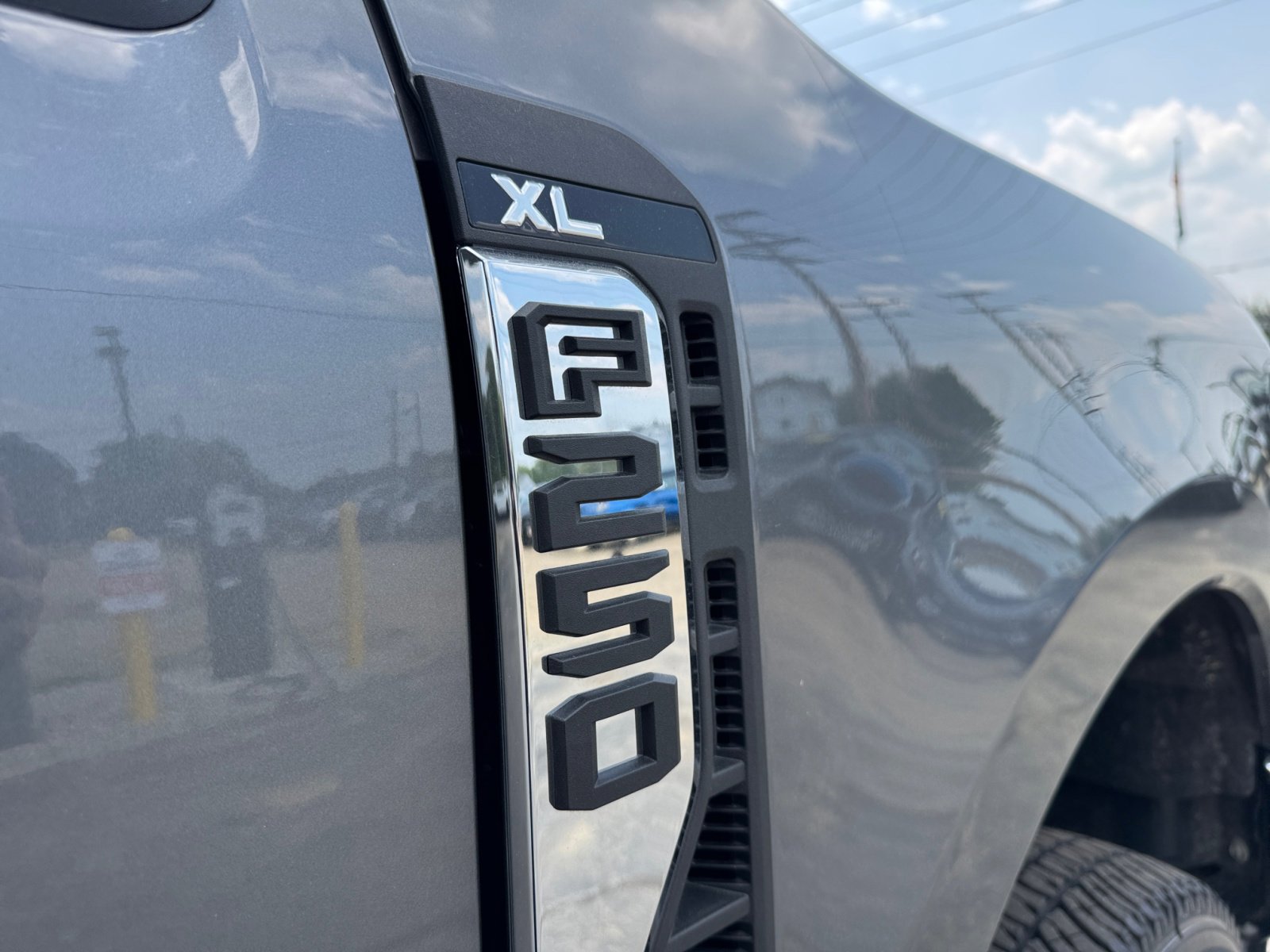 New 2025 Ford F250 XL w/ XL Chrome Package image 27