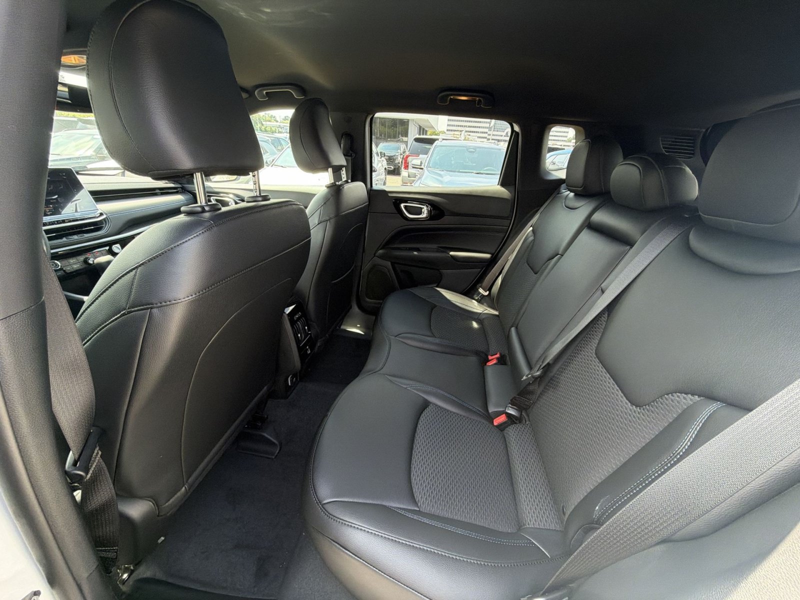 New 2026 Jeep Compass Latitude AWD/4WD image 23