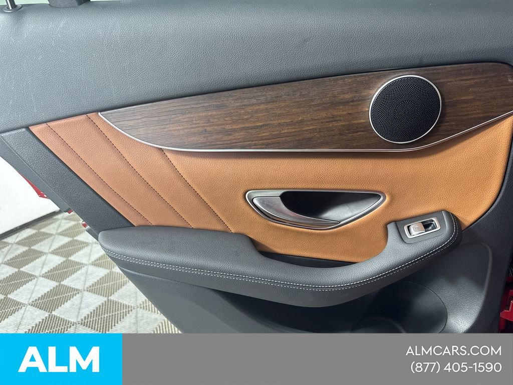 Used 2021 Mercedes-Benz GLC 300 4MATIC image 25