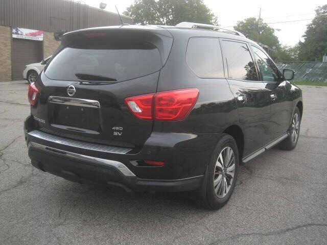 Used 2017 Nissan Pathfinder SV w/ SV Cold Weather Package image 5