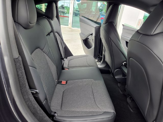Used 2026 Tesla Model Y 2WD image 21