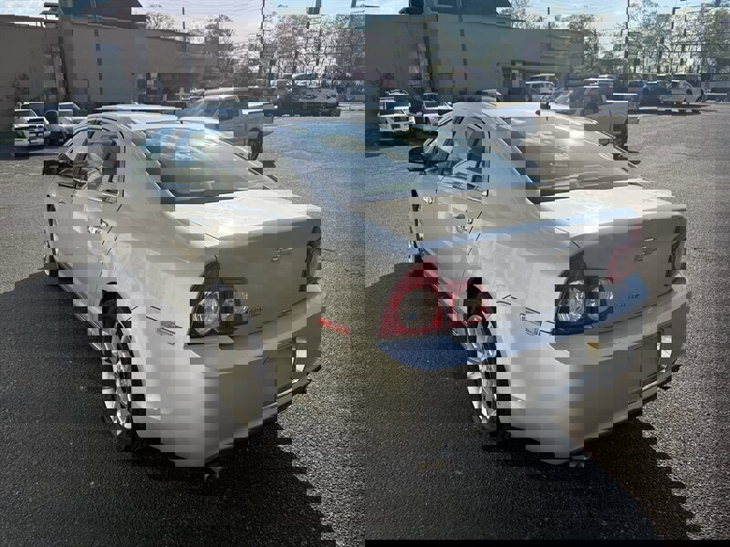 Used 2010 Chevrolet Malibu LTZ w/ HFV6 Engine Package image 4