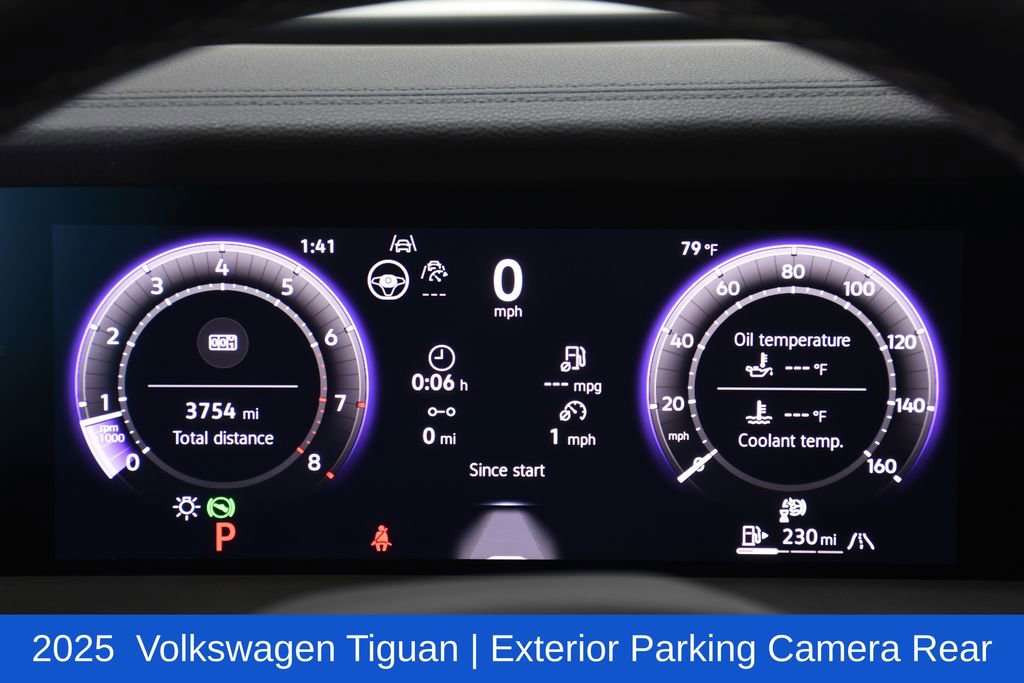 Used 2025 Volkswagen Tiguan SE image 13
