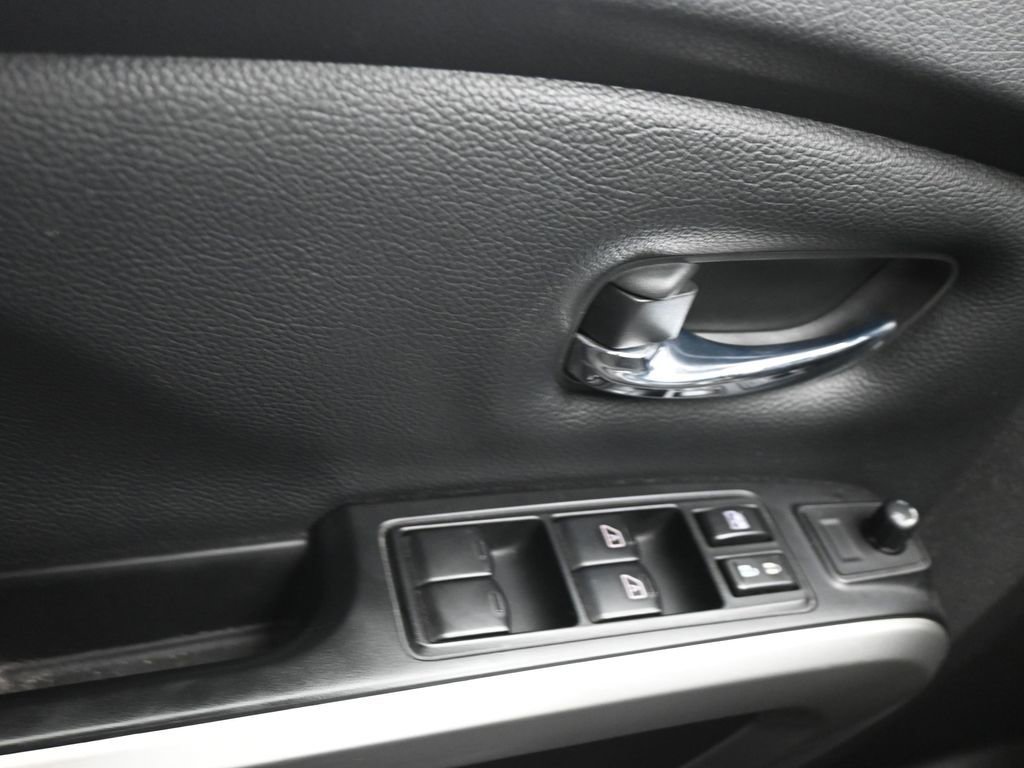 Used 2019 Nissan Titan PRO-4X image 14