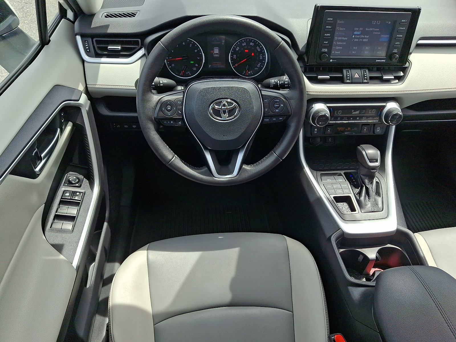 Used 2021 Toyota RAV4 XLE Premium AWD/4WD image 11