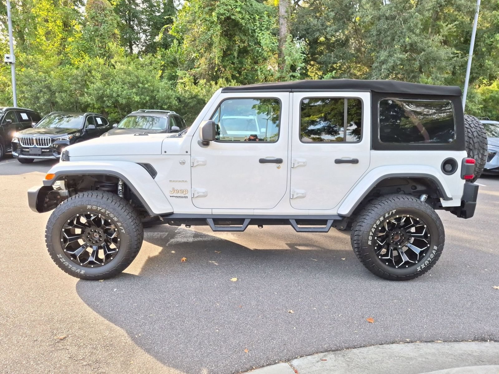 Used 2018 Jeep Wrangler Unlimited Sahara AWD/4WD image 6