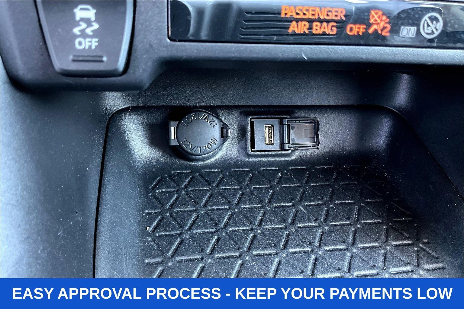 Used 2022 Toyota RAV4 LE AWD/4WD image 19