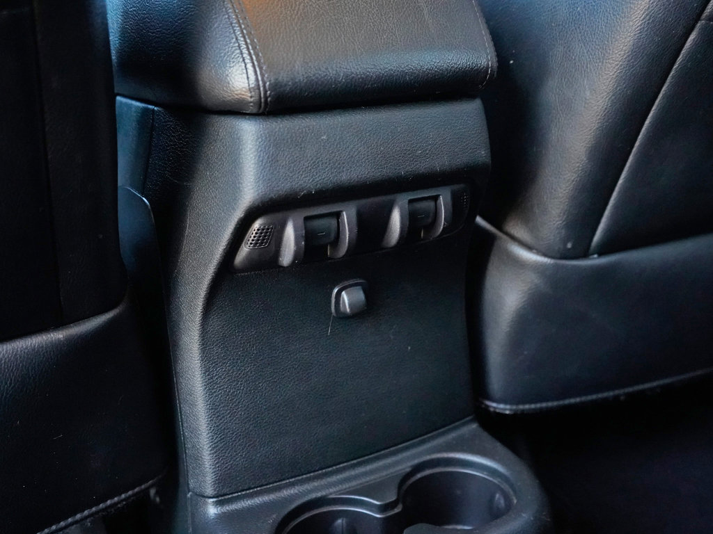 Used 2017 Jeep Wrangler Unlimited Rubicon image 29