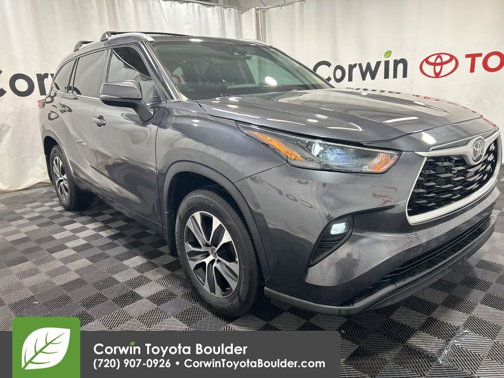 Used 2022 Toyota Highlander XLE image 1