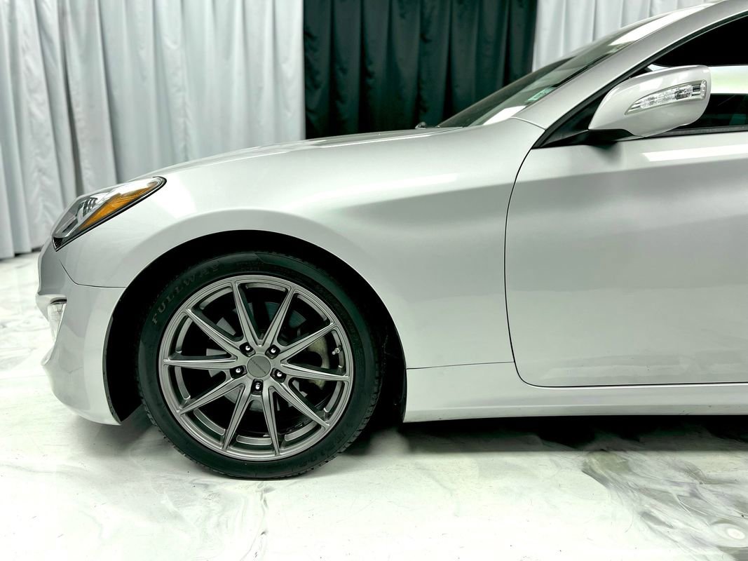 Used 2015 Hyundai Genesis 3.8 image 4