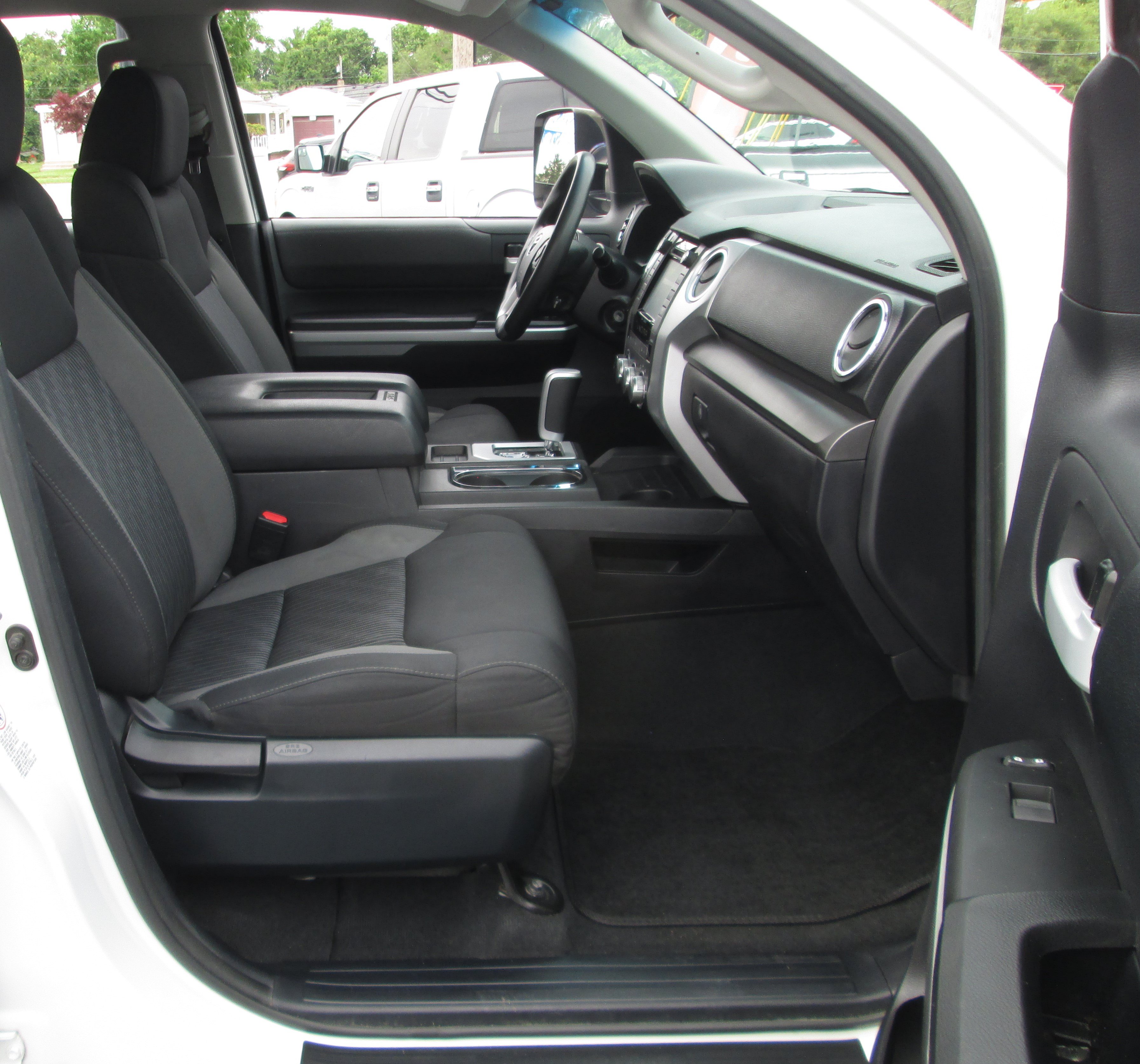 Used 2015 Toyota Tundra SR5 w/ TRD Off Road Package AWD/4WD image 13