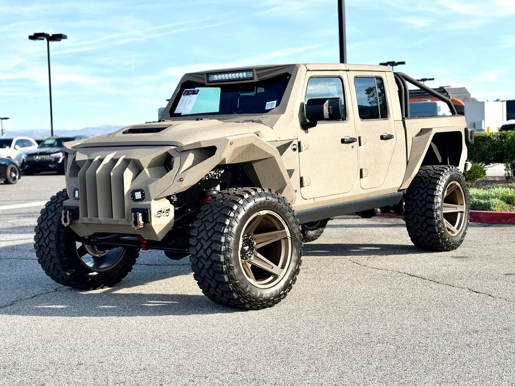 Used 2025 Jeep Gladiator Sport AWD/4WD image 2