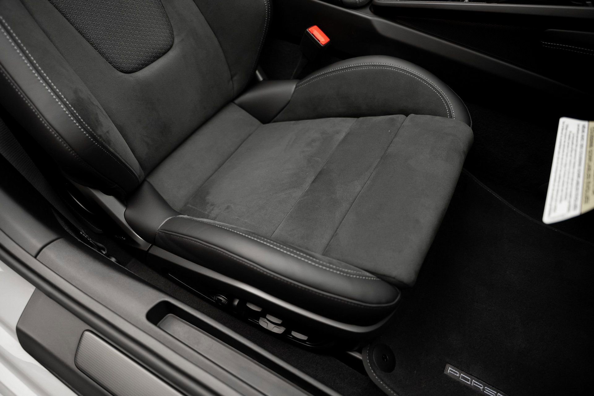 Used 2025 Porsche 911 Targa 4 GTS w/ Premium Package image 70