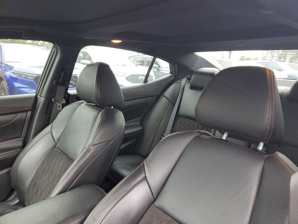 Used 2023 Nissan Maxima SR w/ Sport Mat Group FWD image 16