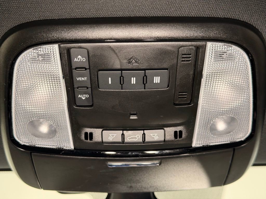 Used 2025 Dodge Durango GT AWD/4WD image 15