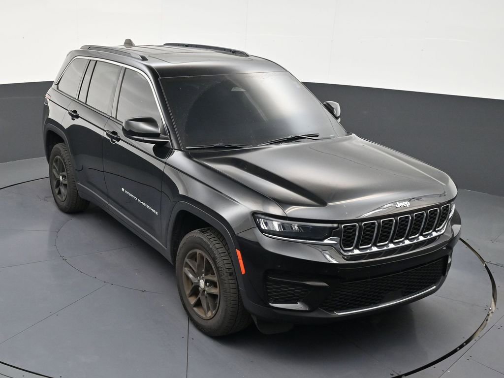 Used 2024 Jeep Grand Cherokee Laredo X w/ Luxury Tech Group I AWD/4WD image 18