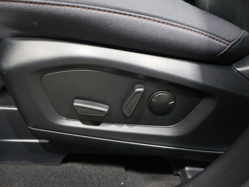 Used 2025 Ford Explorer Active image 10