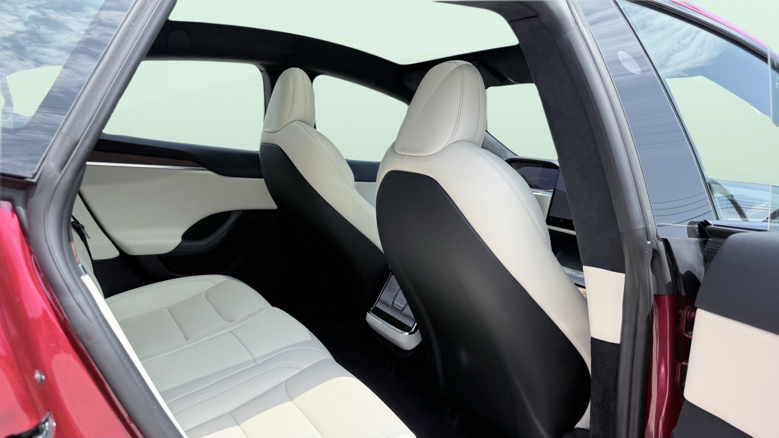Used 2023 Tesla Model S AWD/4WD image 36