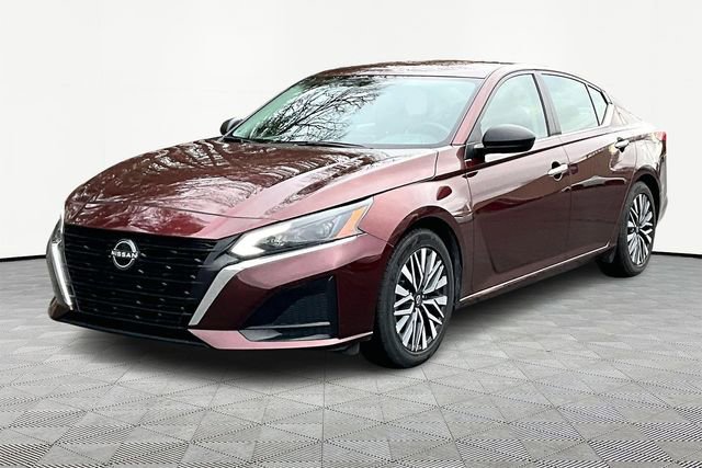 Used 2024 Nissan Altima 2.5 SV video 3