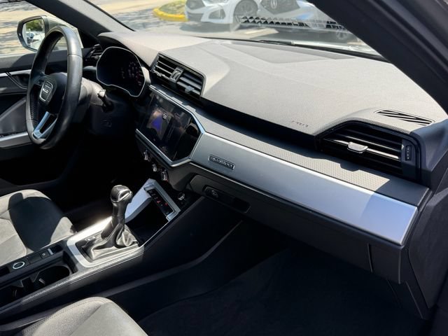 Used 2020 Audi Q3 2.0T Premium w/ Convenience Package AWD/4WD image 18