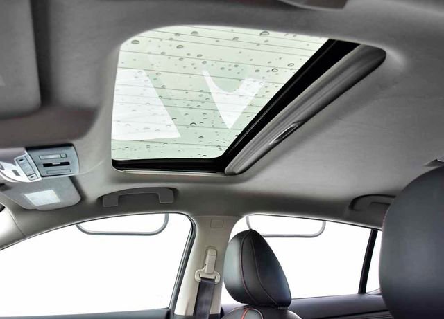 Used 2025 Nissan Sentra SR w/ SR Premium Package image 11