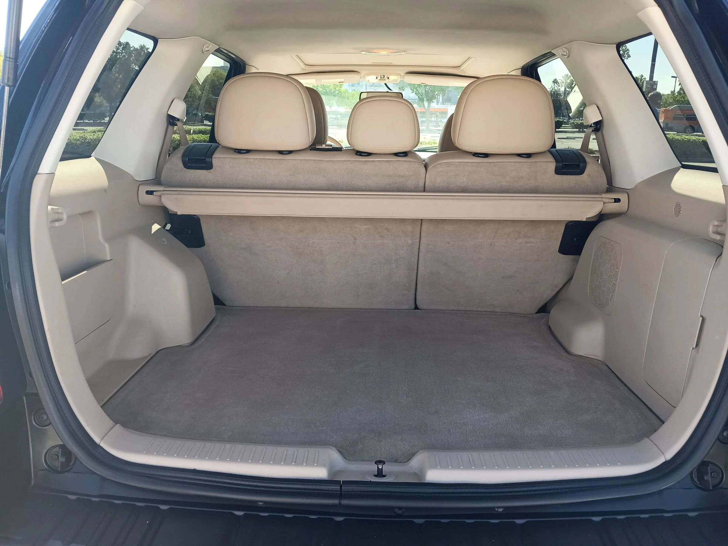 Used 2010 Ford Escape Limited image 9