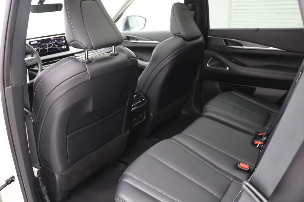 Used 2023 INFINITI QX60 Luxe w/ Performance Audio Package AWD/4WD image 10