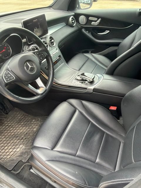 Used 2018 Mercedes-Benz GLC 300 4MATIC image 5